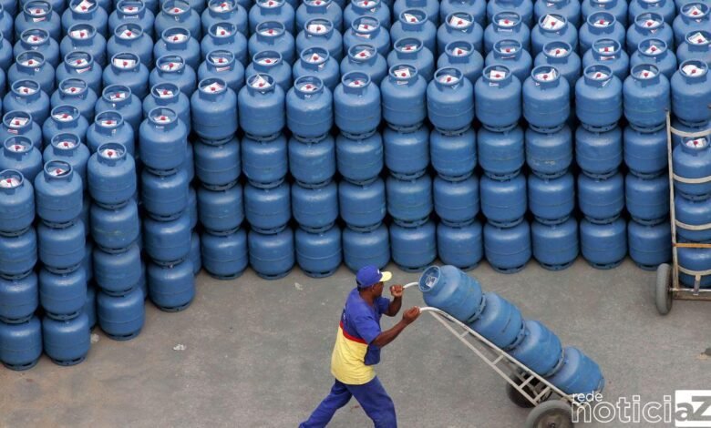 Auxílio gás está garantido até o final do ano, confirma governo