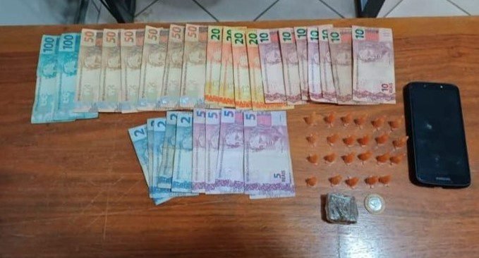 Jovem é preso por tráfico de drogas