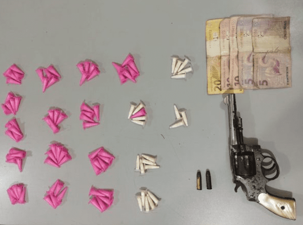 Adolescente é apreendido por tráfico e porte ilegal de arma