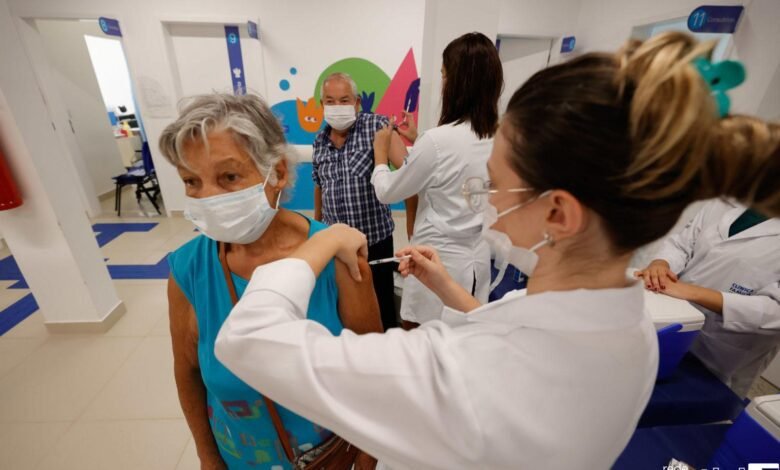 Jundiaí começa a fazer o agendamento para a aplicação da vacina bivalente para idosos com mais de 60 anos