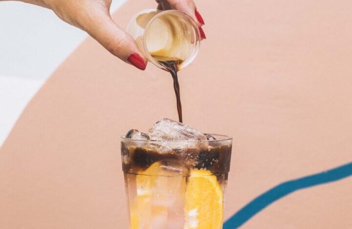 Barbie Core além da moda: como a tendência faz sucesso em cafeteria