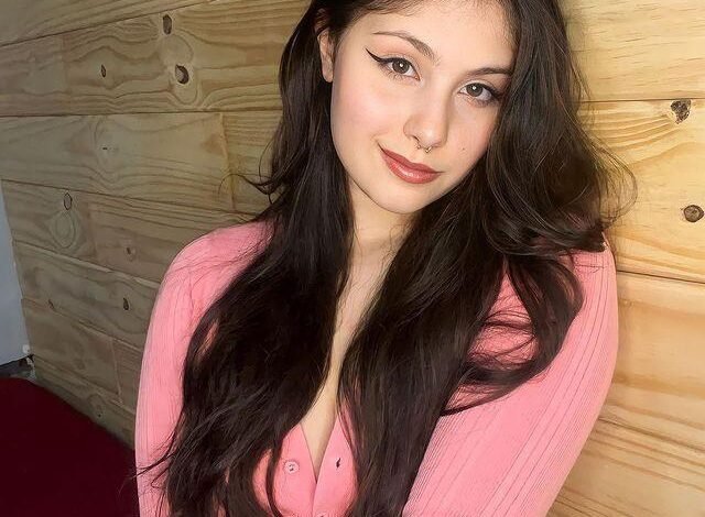 Jovem de 21 anos fatura 50 mil em 4 meses vendendo conteúdo nas redes sociais