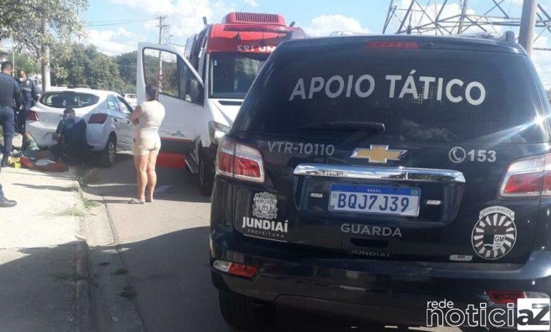 Homem é atropelado por ônibus e morre