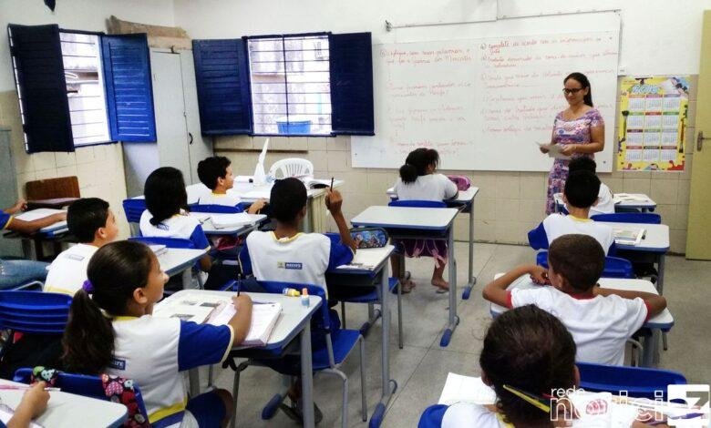Professora é demitida após ser denuncida de injúria racial