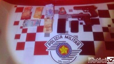 Três homens são presos logo após o roubo a um comércio