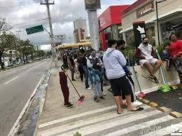 Lanche grátis lota unidades de fast food