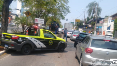 As três carretas "causaram" no trânsito de Jundiaí na semana passada por motivos diferentes. A primeira foi na avenida Jundiaí. O veículo que transportava chorume