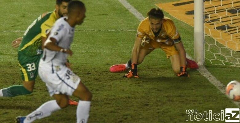 Santos vira contra o Defensa y Justicia e garante primeiro lugar