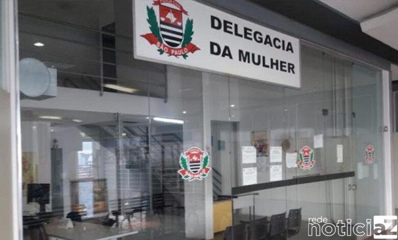Jovem denuncia padrasto