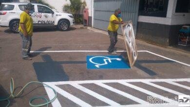 Polícia Militar ajuda na sinalização de trânsito