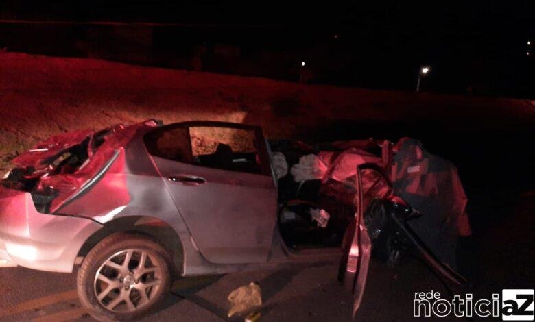 Motorista perde a direção bate em poste e morre