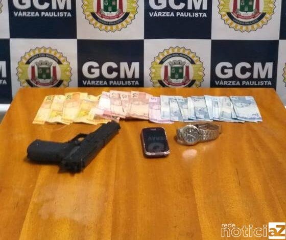 Dois homens são presos após arrastão em farmácia