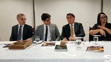 Bolsonaro pede que países ajudem a combater comércio ilegal de madeira