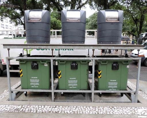 Lixeiras subterrâneas são instaladas