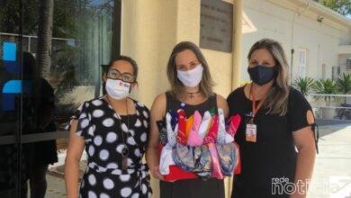 Hospital São Vicente recebe doação de lenços para pacientes oncológicas