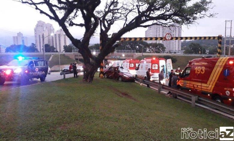 Cinco pessoas feridas em acidente na avenida Jundiaí