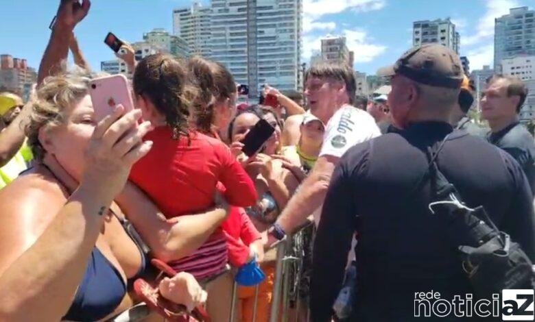 No Litoral Paulista, Bolsonaro gera constante aglomeração