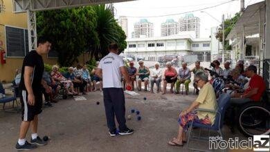 Idosos ganham presentes da ACE