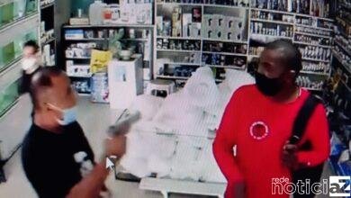 VÍDEO - Homem armado agride denunciante