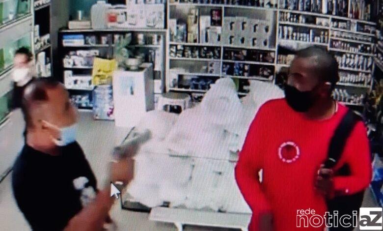VÍDEO - Homem armado agride denunciante