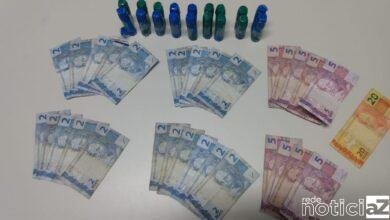 Menor detido por tráfico de drogas; recepção e adulteração da moto