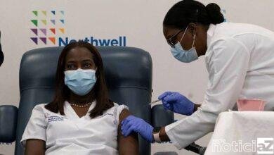 Enfermeira de NY é a primeira a ser vacinada nos Estados Unidos