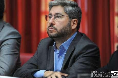 Deputado que cometeu assédio é afastado