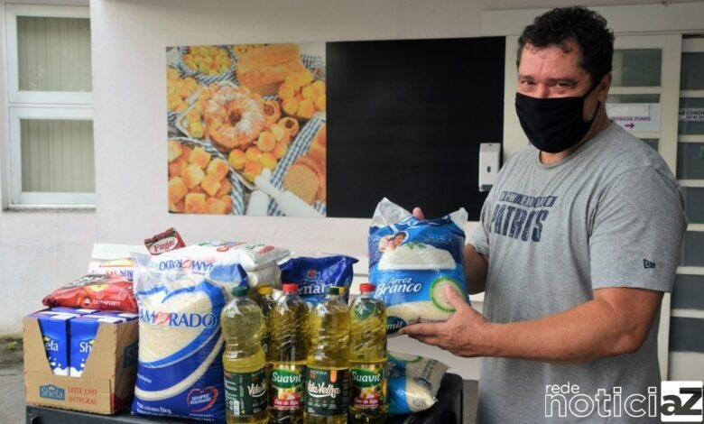 Moradores de condomínio arrecadam alimentos