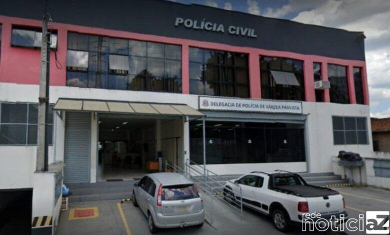 Um homem de 30 anos morreu após ser baleado enquanto estava em um ponto de ônibus no Jardim América 1, em Várzea Paulista.