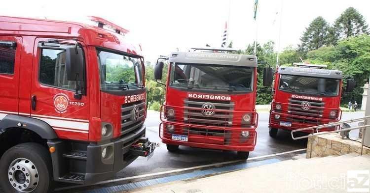 Corpo de Bombeiros de Itatiba socorre homem ferido em obra