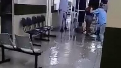 Chuva deixa Pronto Atendimento de Louveira alagado