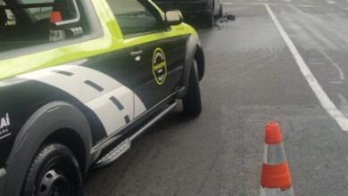 Carros colidem próximo à rodovia de Jundiaí