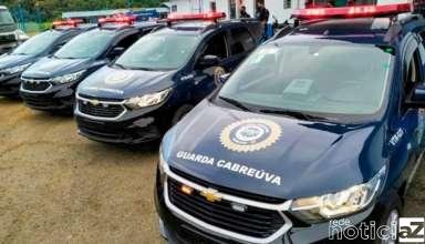 Homem tenta arrombar banco e é preso