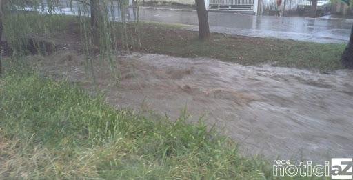 Em uma hora de chuva, o caos toma conta de Itupeva