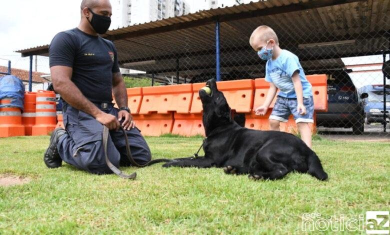 Dois irmãos se dizem fãs do trabalho da Guarda Municipal de Jundiaí. Por isso eles, junto com os familiares, foram convidados a conhecerem o Canil da GM