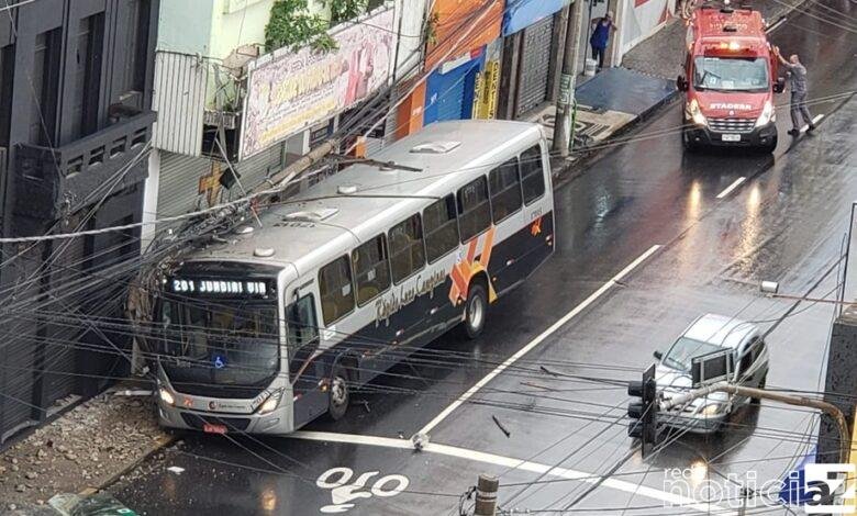 Motorista de ônibus sofre acidente em Jundiaí