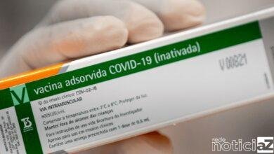 O Instituto Butantan deve receber na quarta-feira (3) insumos para produzir mais 8,6 milhões de doses da vacina contra a covid-19 CoronaVac. Segundo