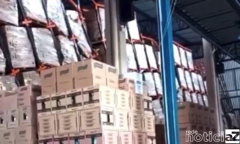 VÍDEO - Efeito dominó em prateleiras do estoque da Castelo Alimentos em Jundiaí
