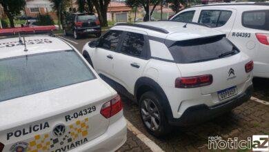 Homem é preso com carro furtado e vai responder por receptação