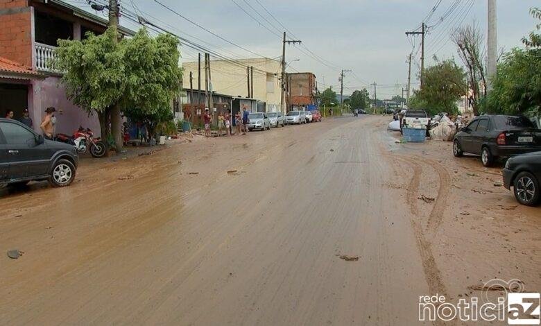 Moradores da Carlos Gomes não aguentam mais a lama