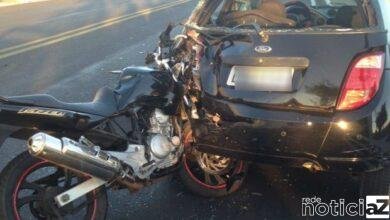 Moto bate na traseira de carro no Vianelo