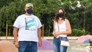 Pais participam de aula ao ar livre e aprovam iniciativa