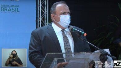 Pazuello garante que Brasil busca mais vacinas contra a COVID-19