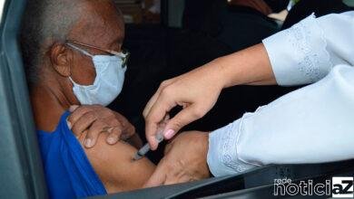 Idosos com 68 anos ou mais são vacinados em Jundiaí