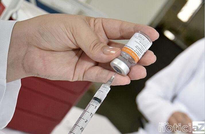 O Ministério da Saúde pode economizar até R$ 150 bilhões nos próximos cinco anos com o avanço da vacinação contra a covid-19.