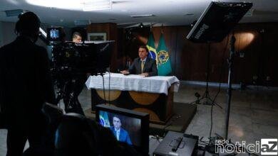 Bolsonaro promete vacina para todos brasileiros