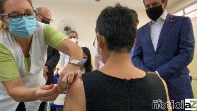 Vacina contra a COVID-19 em Serrana fica próxima de 50%