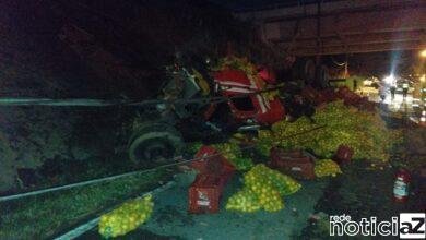 Carreta despenca de viaduto da Bandeirantes