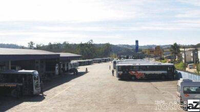 Carro é furtado em frente a garagem de ônibus