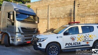 Uma carreta roubada em Itu foi recuperada em Cabreúva por Policiais Militares Rodoviários.  A rede de rádio informou o roubo de uma carreta, cor preta,